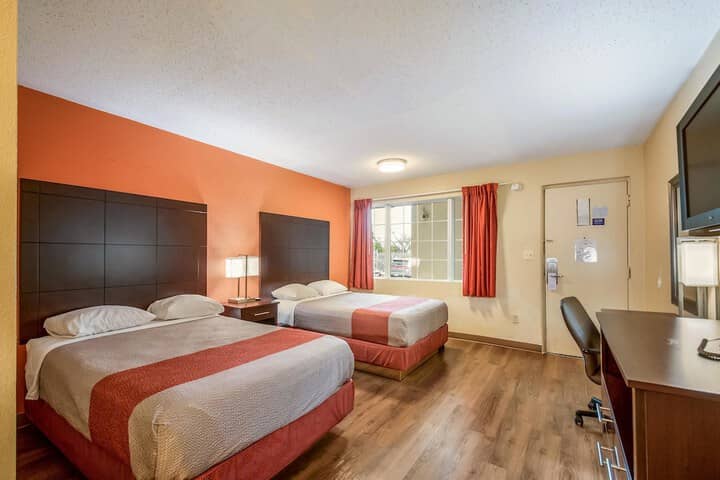 Room 8 of 31