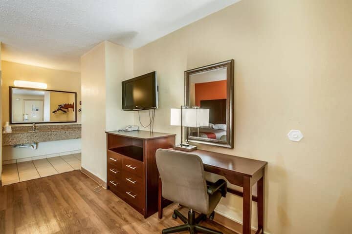 Room 4 of 31