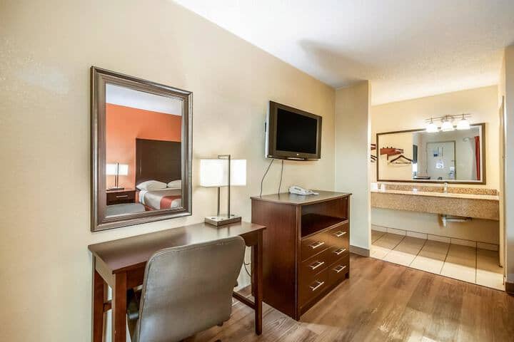 Room 9 of 31