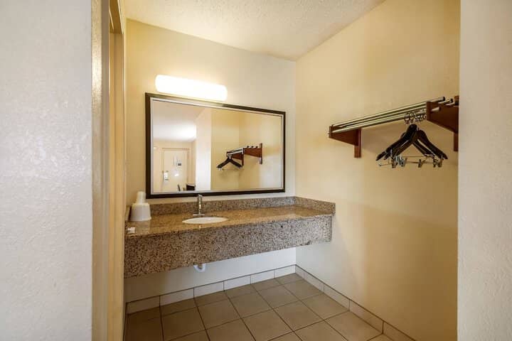 Room 20 of 31